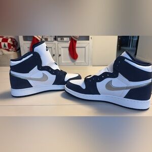 Brand New Nike Air Jordan 1 

Retro High OG GS